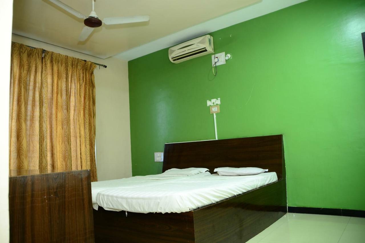 Spot On 43712 Bilwa Residency Hotel Hospet Exterior foto